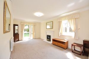 LIVING ROOM- click for photo gallery
